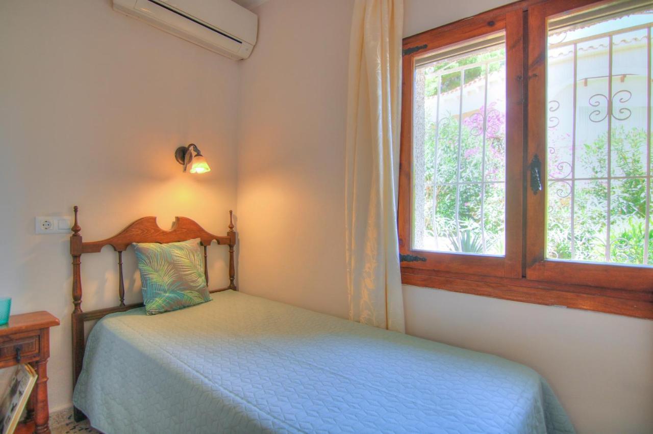 Villa con piscina y vistas al mar - Mar 27 H Calpe Esterno foto
